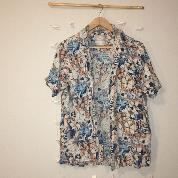 Hawaiian top  - Picture 1 of 2